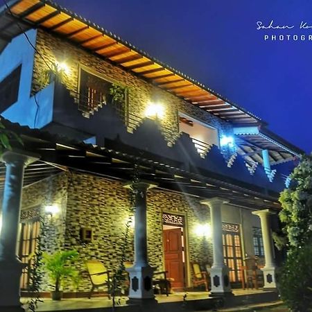 Deutsche Villa Хиккадува Экстерьер фото