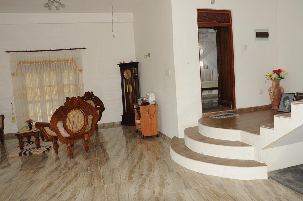 Deutsche Villa Хиккадува Экстерьер фото