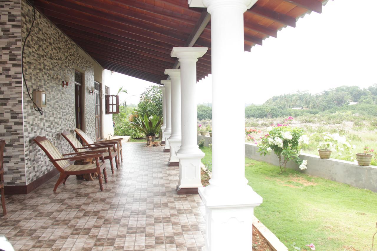 Deutsche Villa Хиккадува Экстерьер фото