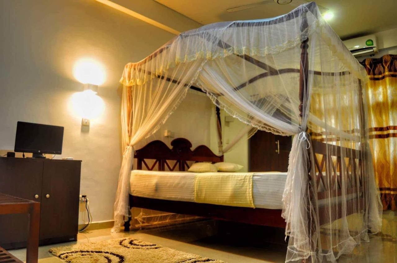 Deutsche Villa Хиккадува Экстерьер фото