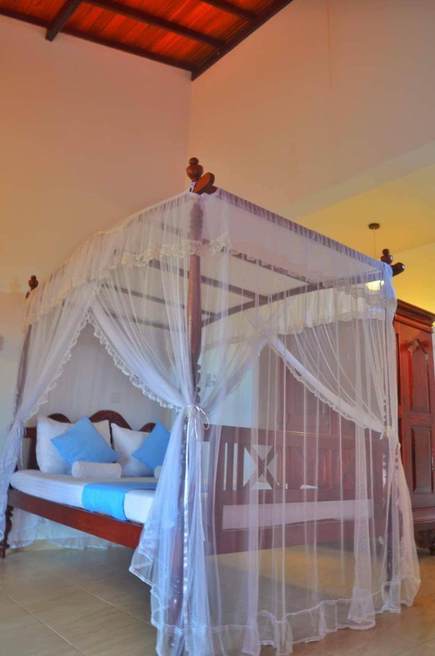 Deutsche Villa Хиккадува Экстерьер фото